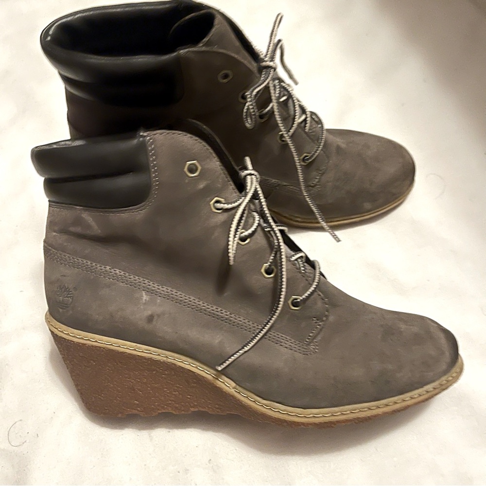 Timberland Earthkeers gray suede wedge heel ankle booties